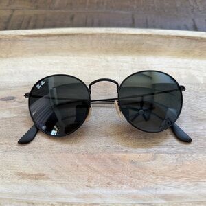 Black Ray Ban round Sunglasses